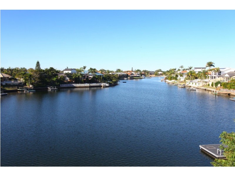 8 Portobello Drive, Mermaid Waters QLD 4218