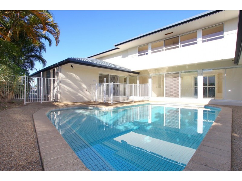 8 Portobello Drive, Mermaid Waters QLD 4218