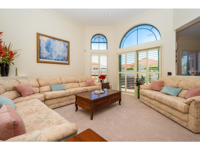 8 Sir Bruce Small Boulevard, Benowa Waters QLD 4217