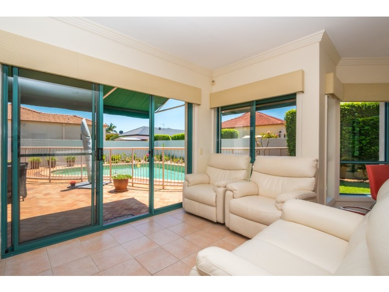 8 Sir Bruce Small Boulevard, Benowa Waters QLD 4217