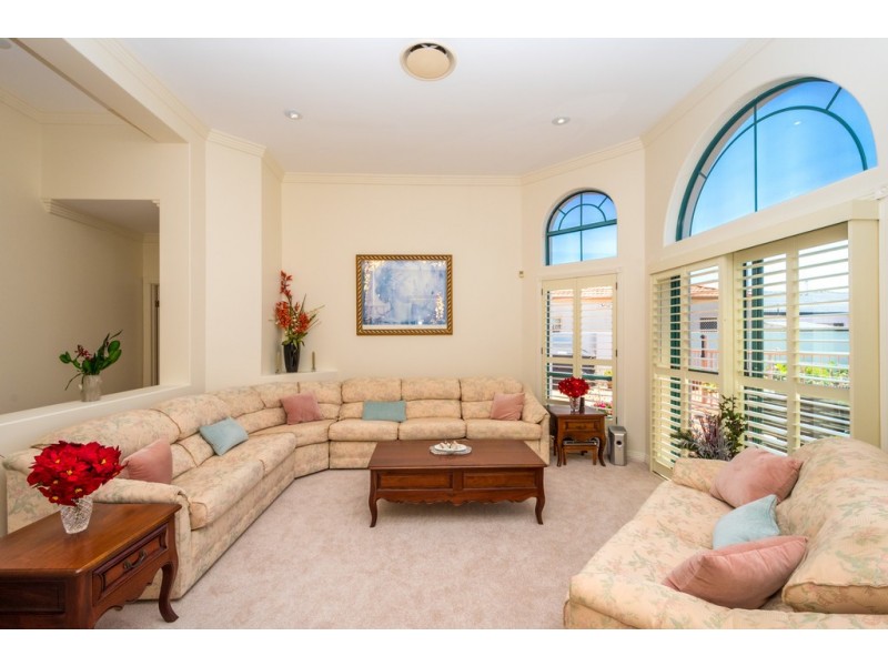 8 Sir Bruce Small Boulevard, Benowa Waters QLD 4217