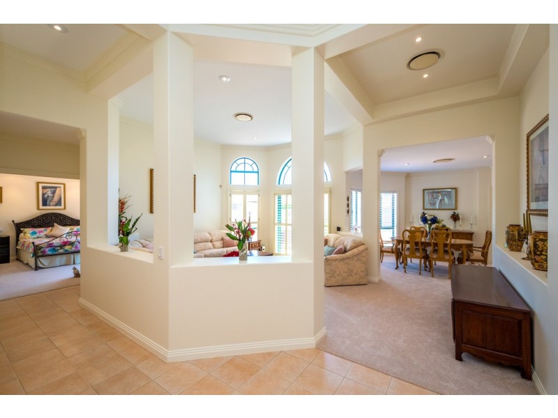 8 Sir Bruce Small Boulevard, Benowa Waters QLD 4217