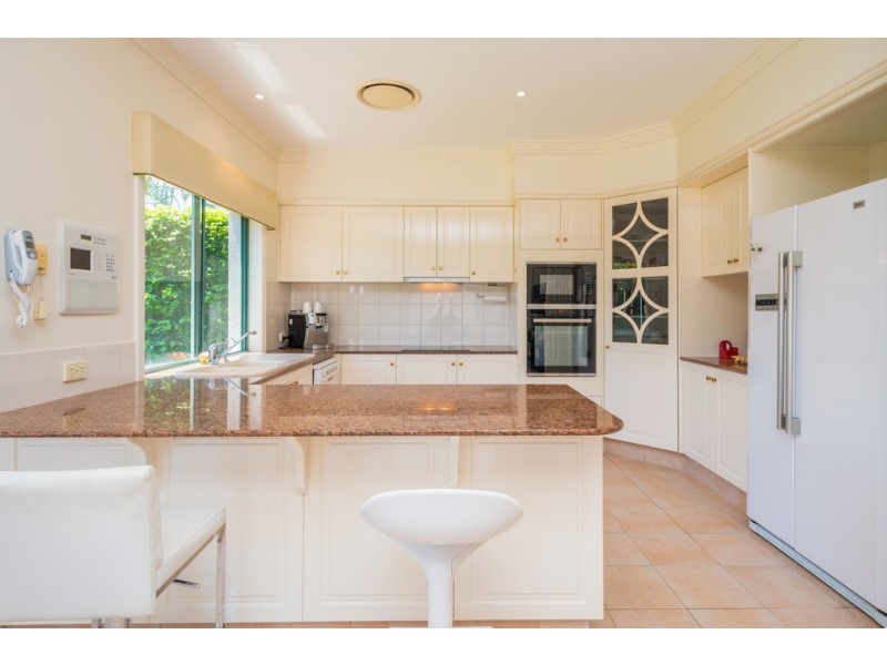 8 Sir Bruce Small Boulevard, Benowa Waters QLD 4217