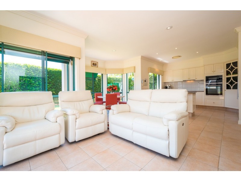 8 Sir Bruce Small Boulevard, Benowa Waters QLD 4217