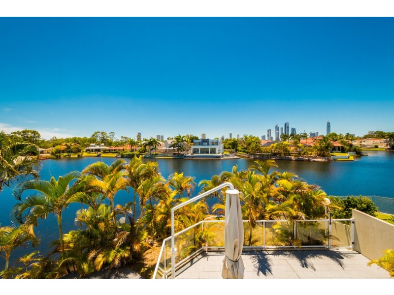 20/40 Cotlew Street East, Southport QLD 4215