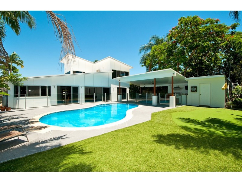 24 McIlwraith Avenue, Sorrento QLD 4217