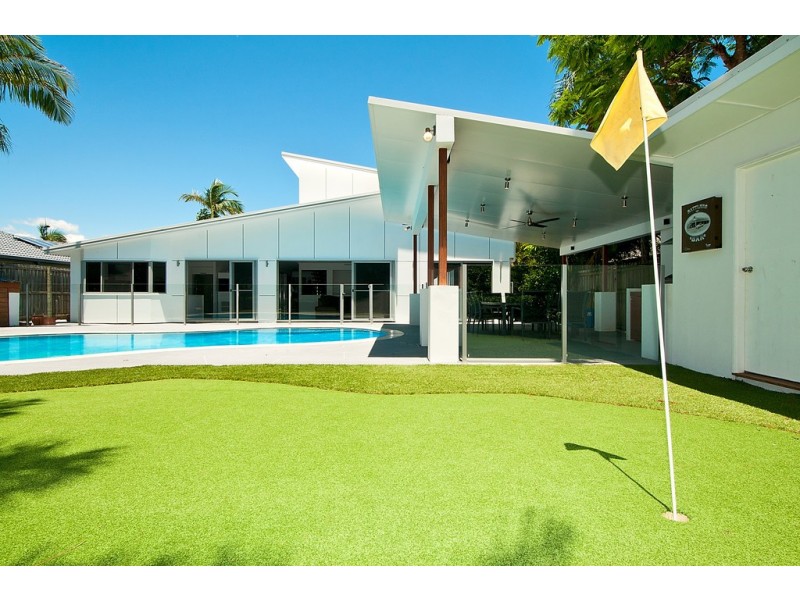 24 McIlwraith Avenue, Sorrento QLD 4217