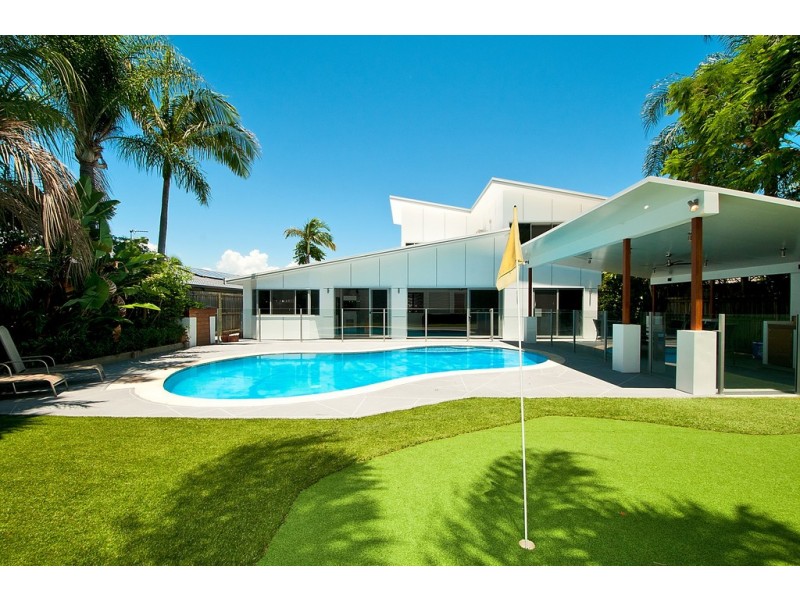24 McIlwraith Avenue, Sorrento QLD 4217