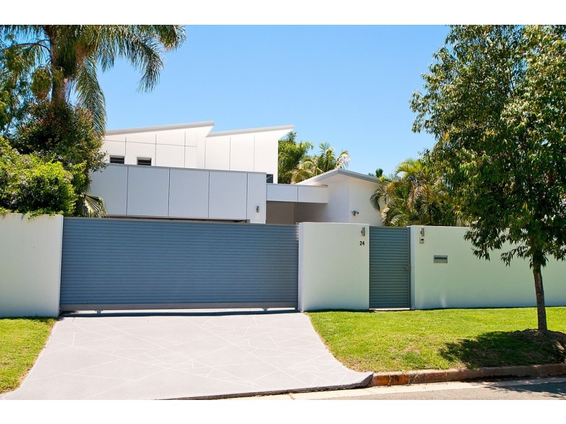 24 McIlwraith Avenue, Sorrento QLD 4217