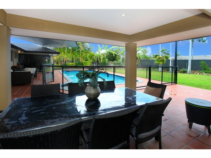 5 Mcilwraith Avenue, Sorrento QLD 4217