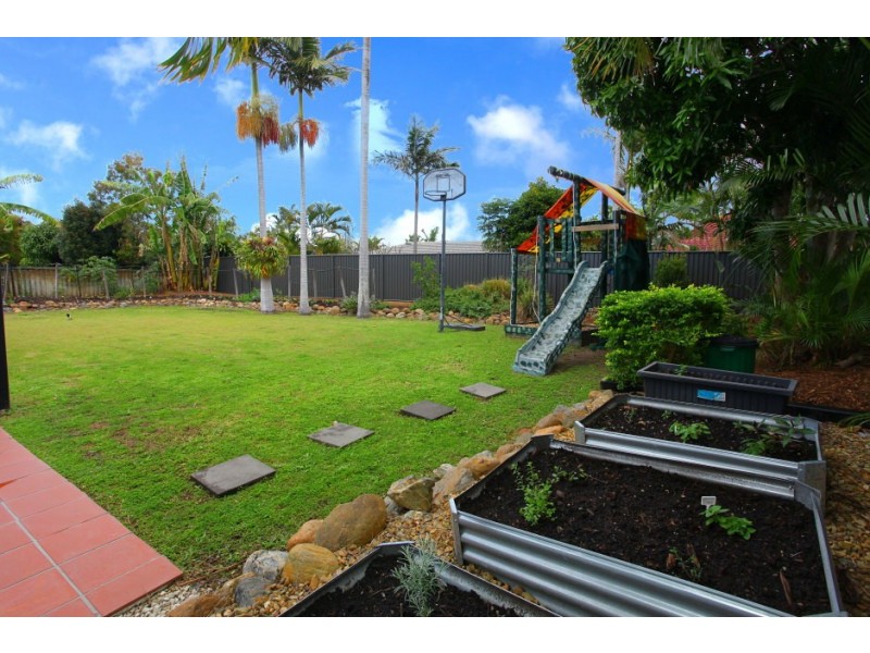 5 Mcilwraith Avenue, Sorrento QLD 4217