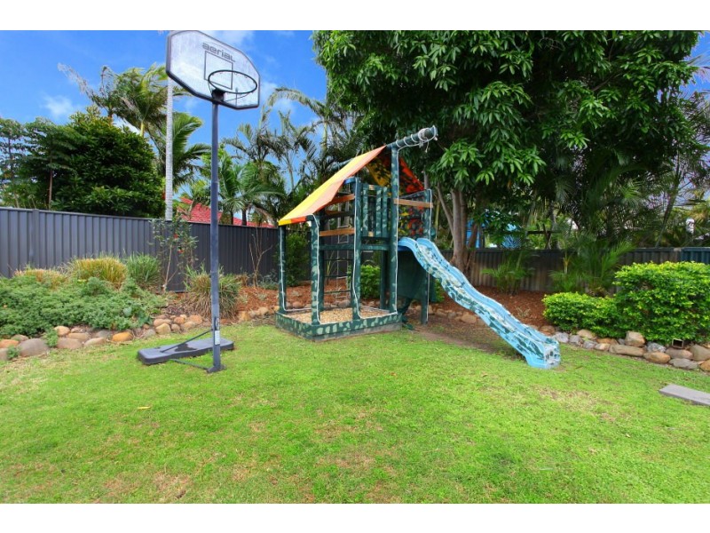 5 Mcilwraith Avenue, Sorrento QLD 4217