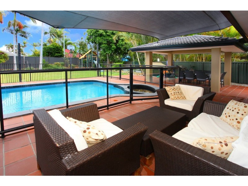 5 Mcilwraith Avenue, Sorrento QLD 4217