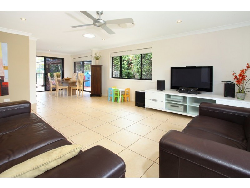 5 Mcilwraith Avenue, Sorrento QLD 4217