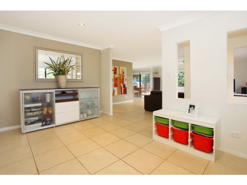5 Mcilwraith Avenue, Sorrento QLD 4217