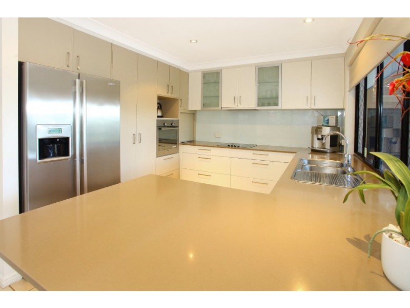 5 Mcilwraith Avenue, Sorrento QLD 4217