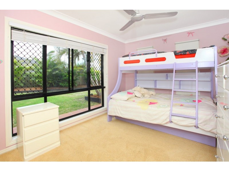 5 Mcilwraith Avenue, Sorrento QLD 4217