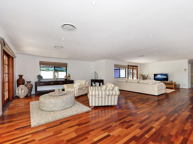 22 Forster Avenue, Sorrento QLD 4217