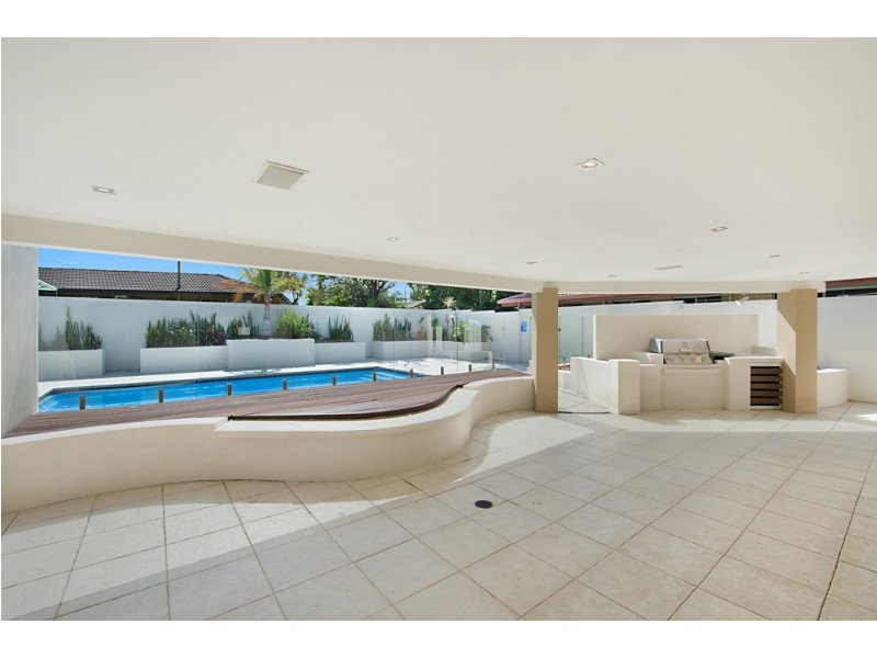 6 Tiwi Street, Sorrento QLD 4217