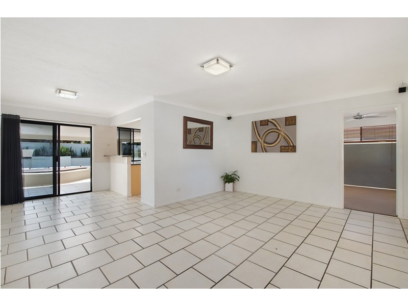 6 Tiwi Street, Sorrento QLD 4217