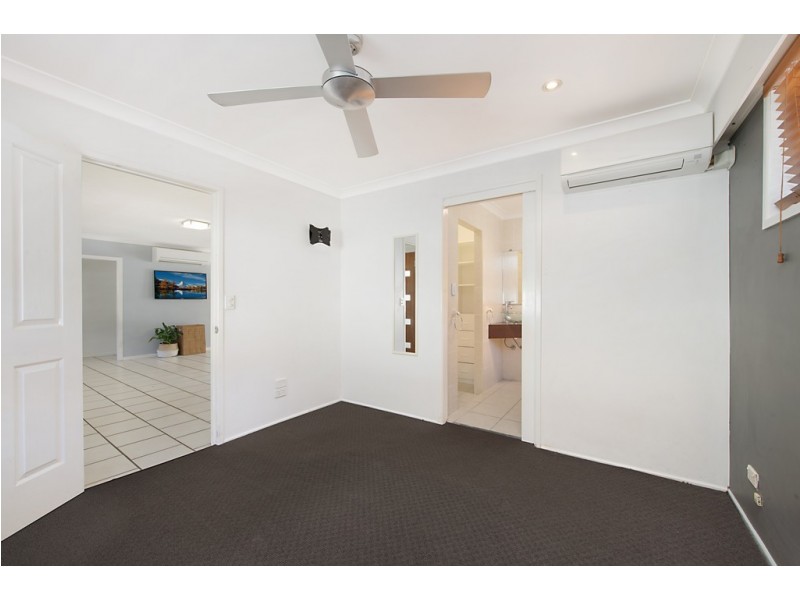 6 Tiwi Street, Sorrento QLD 4217