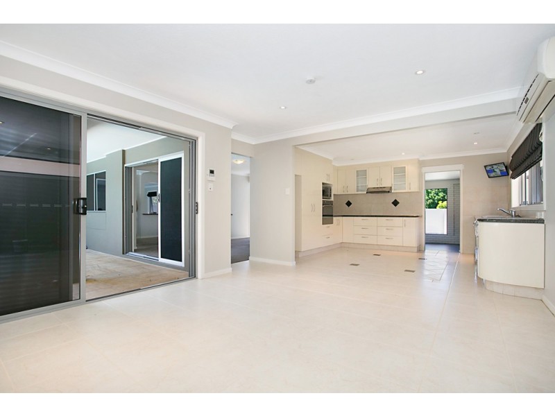 67 Boomerang Crescent, Sorrento QLD 4217