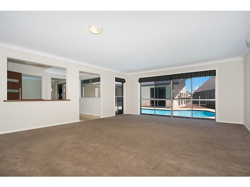 67 Boomerang Crescent, Sorrento QLD 4217