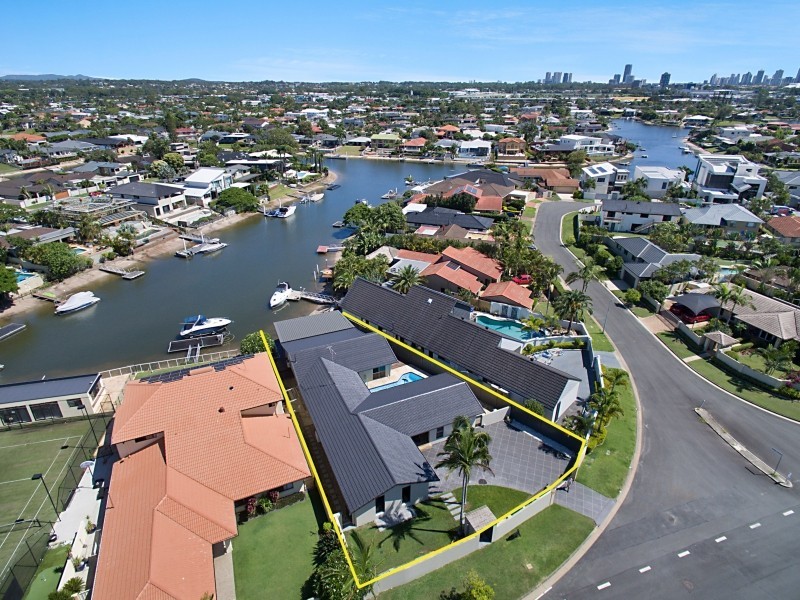 67 Boomerang Crescent, Sorrento QLD 4217