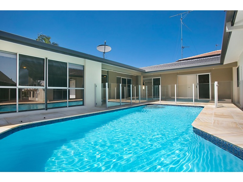 67 Boomerang Crescent, Sorrento QLD 4217