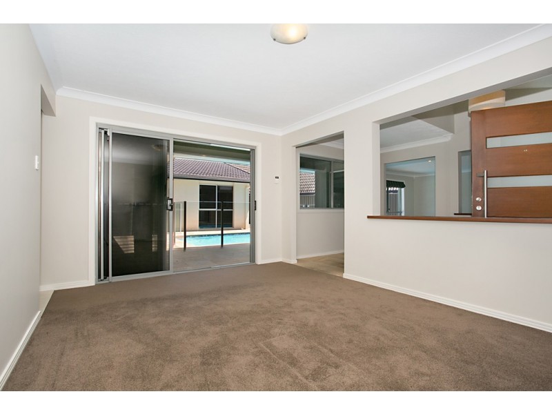 67 Boomerang Crescent, Sorrento QLD 4217