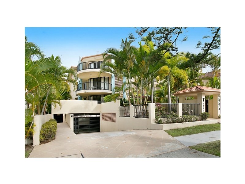 2/22 First Ave, Broadbeach QLD 4218