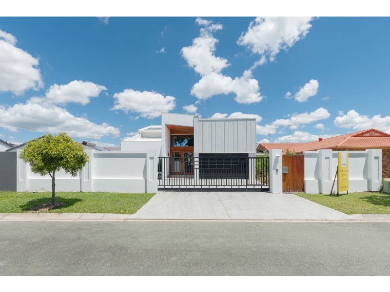 12 Claymore Crescent, Sorrento QLD 4217