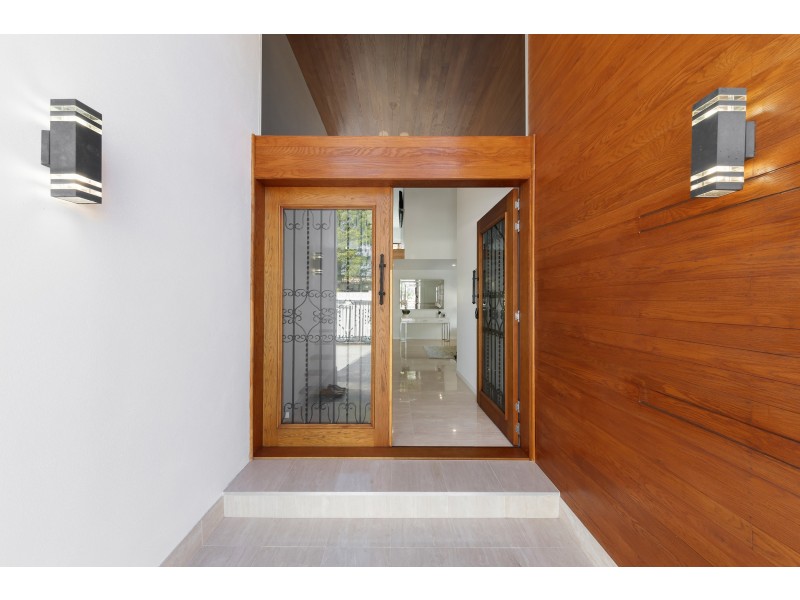 12 Claymore Crescent, Sorrento QLD 4217