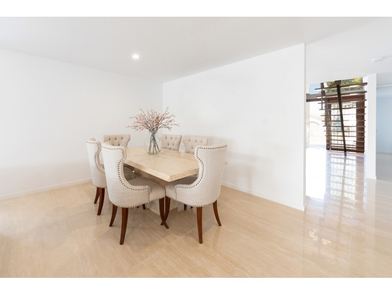 12 Claymore Crescent, Sorrento QLD 4217
