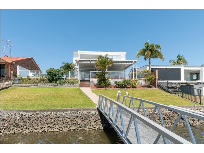 12 Claymore Crescent, Sorrento QLD 4217
