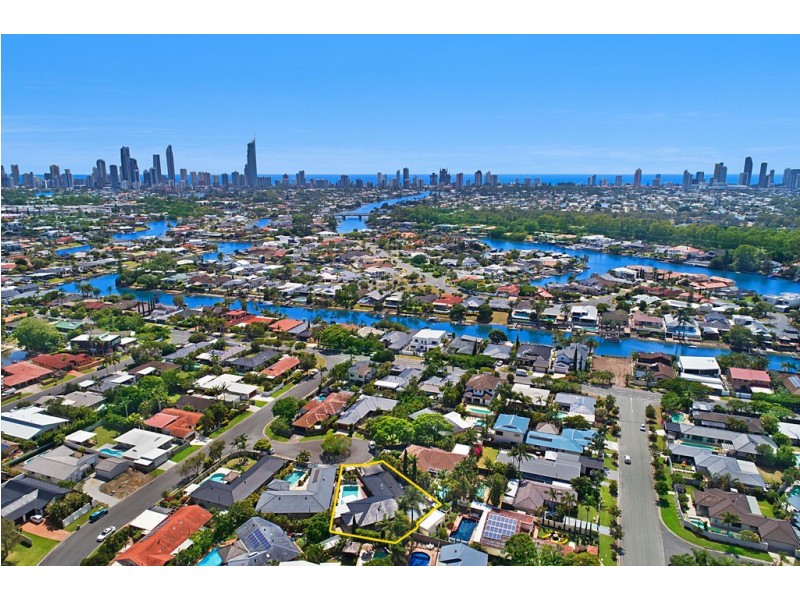 6 Tain Court, Sorrento QLD 4217