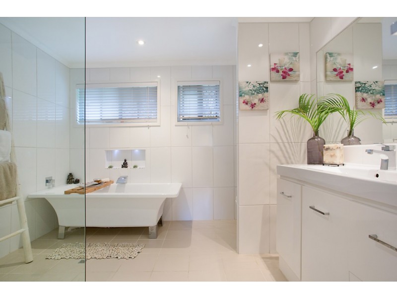 6 Tain Court, Sorrento QLD 4217