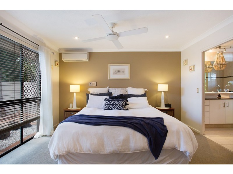 6 Tain Court, Sorrento QLD 4217