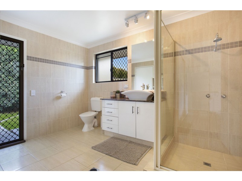 6 Tain Court, Sorrento QLD 4217