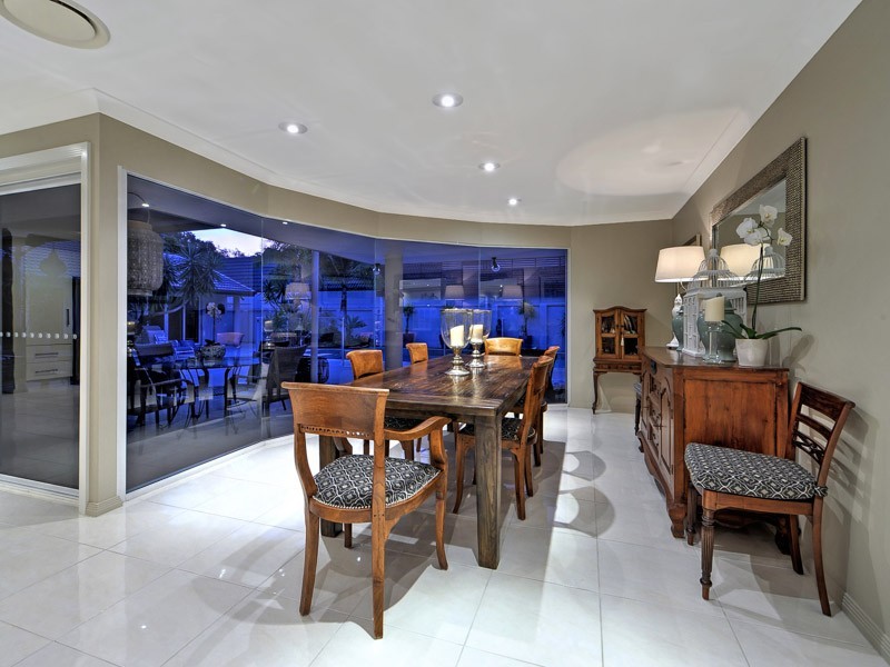 4 St Raphael Terrace, Sorrento QLD 4217