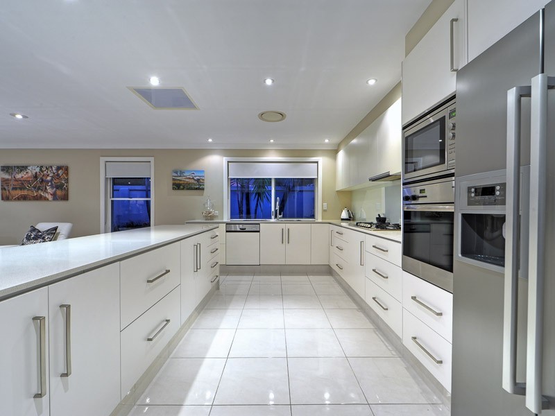 4 St Raphael Terrace, Sorrento QLD 4217