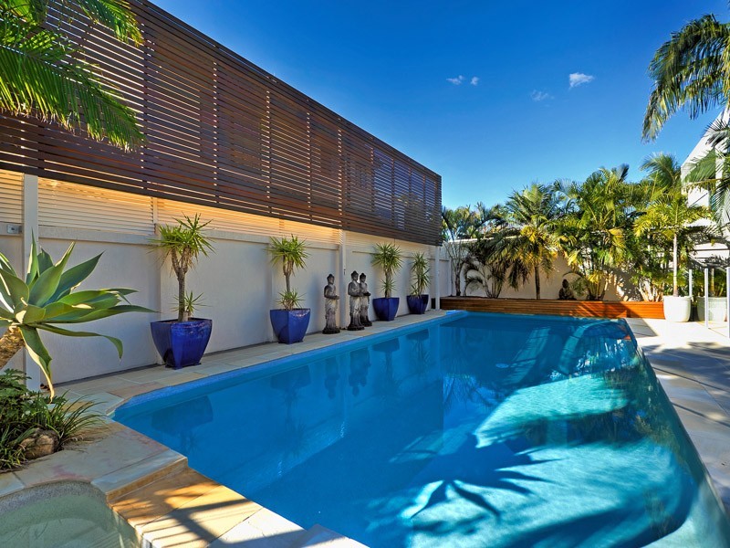 4 St Raphael Terrace, Sorrento QLD 4217