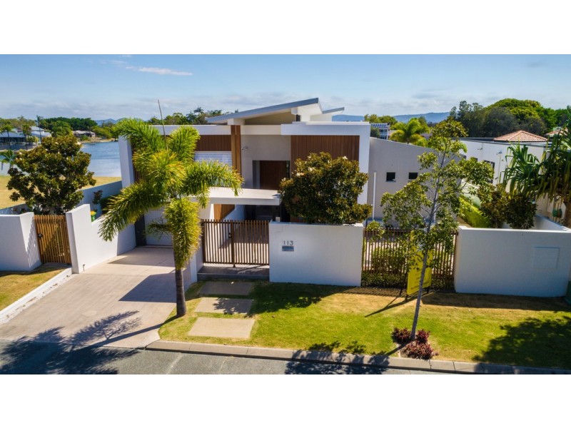 113 Sir Bruce Small Boulevard, Benowa Waters QLD 4217
