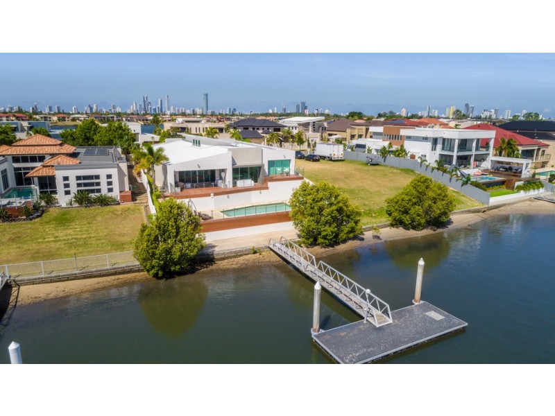 113 Sir Bruce Small Boulevard, Benowa Waters QLD 4217