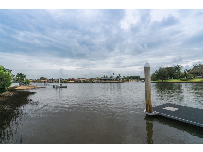 113 Sir Bruce Small Boulevard, Benowa Waters QLD 4217