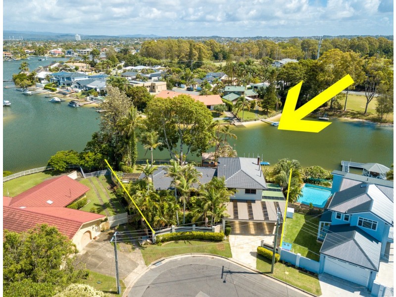 17 Andrew Avenue, Broadbeach Waters QLD 4218
