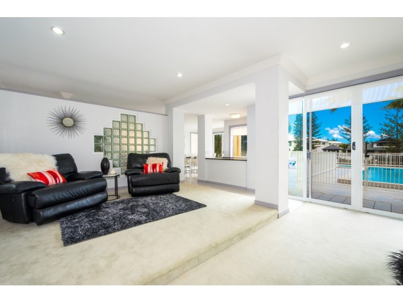 106 Edinburgh Road, Benowa Waters QLD 4217