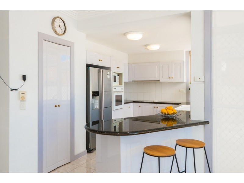 106 Edinburgh Road, Benowa Waters QLD 4217