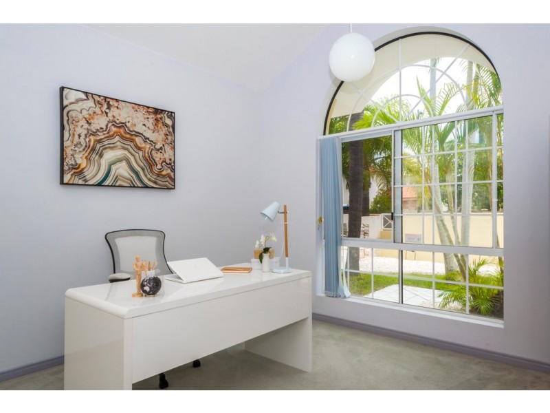 106 Edinburgh Road, Benowa Waters QLD 4217