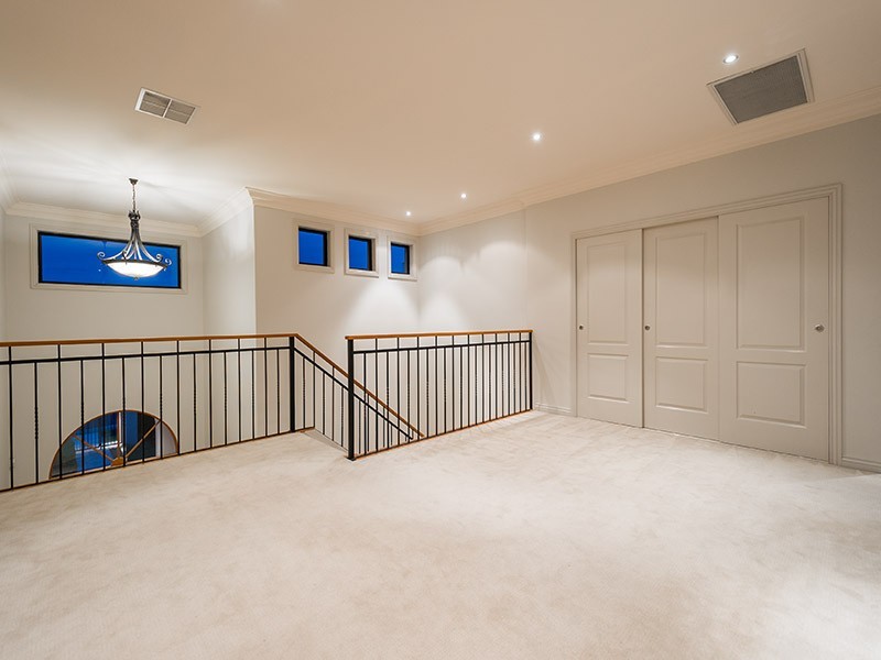 143 Sir Bruce Small Boulevard, Benowa Waters QLD 4217